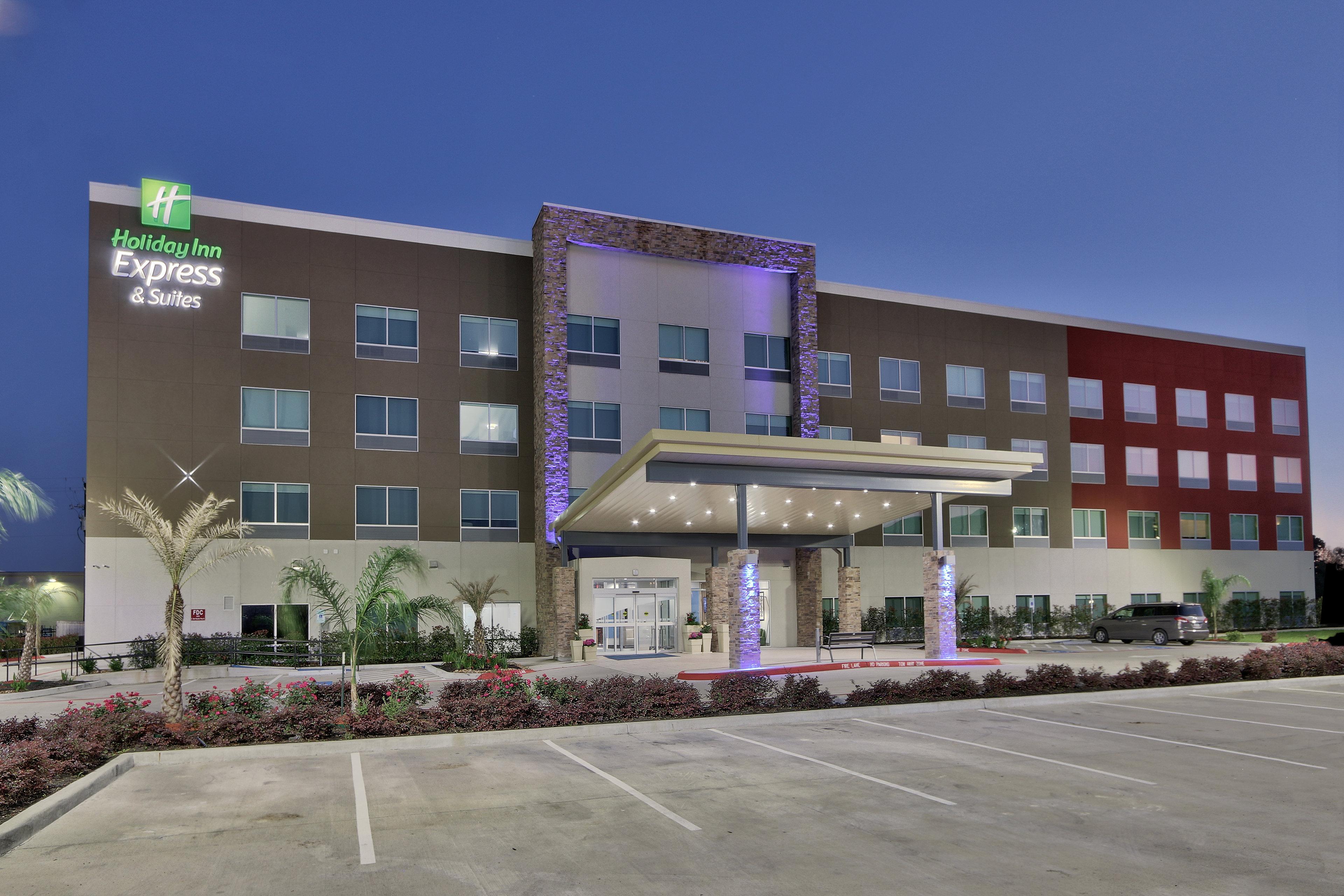 Holiday Inn Express & Suites - Houston East - Beltway 8 By Ihg Cloverleaf Exterior photo