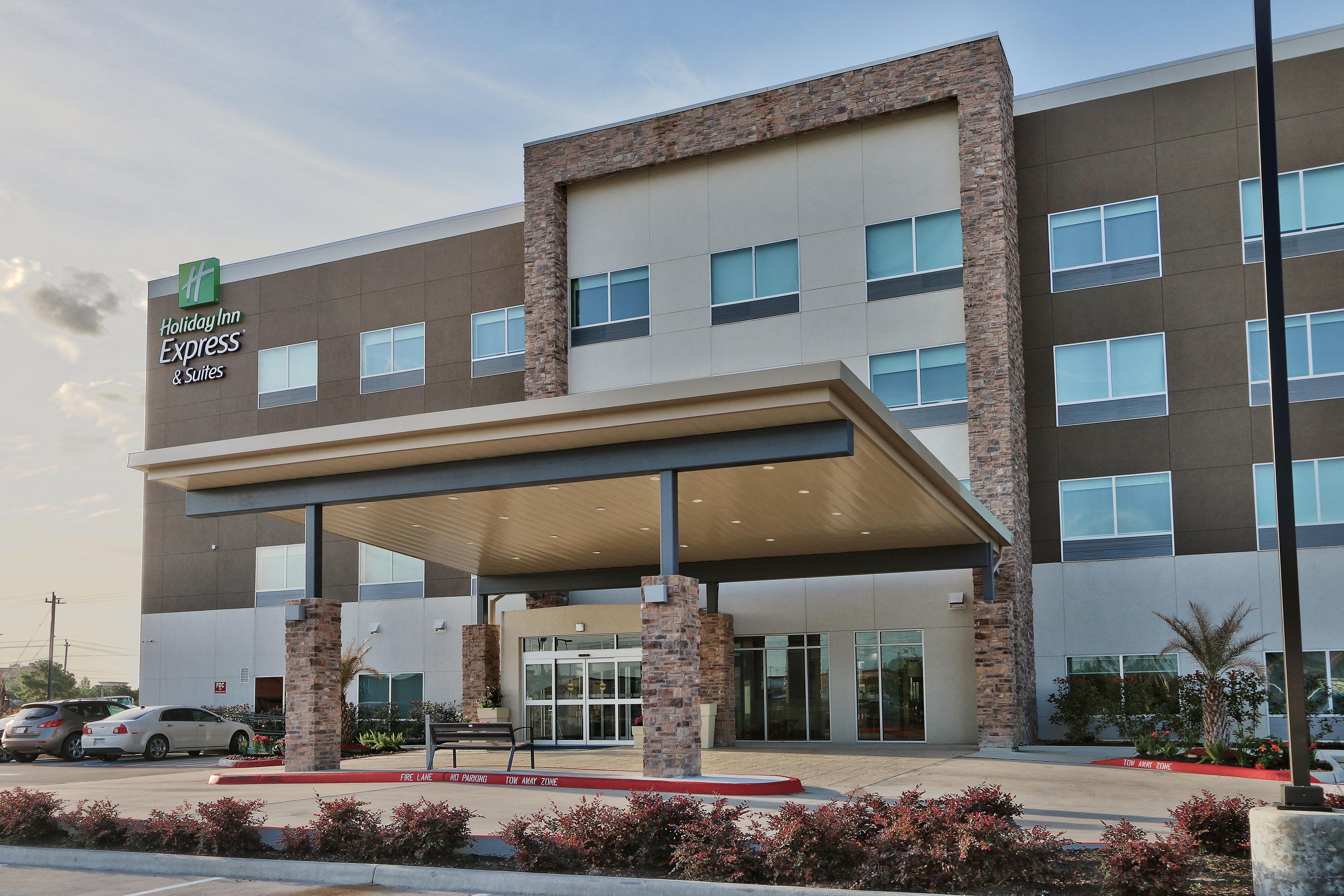 Holiday Inn Express & Suites - Houston East - Beltway 8 By Ihg Cloverleaf Exterior photo