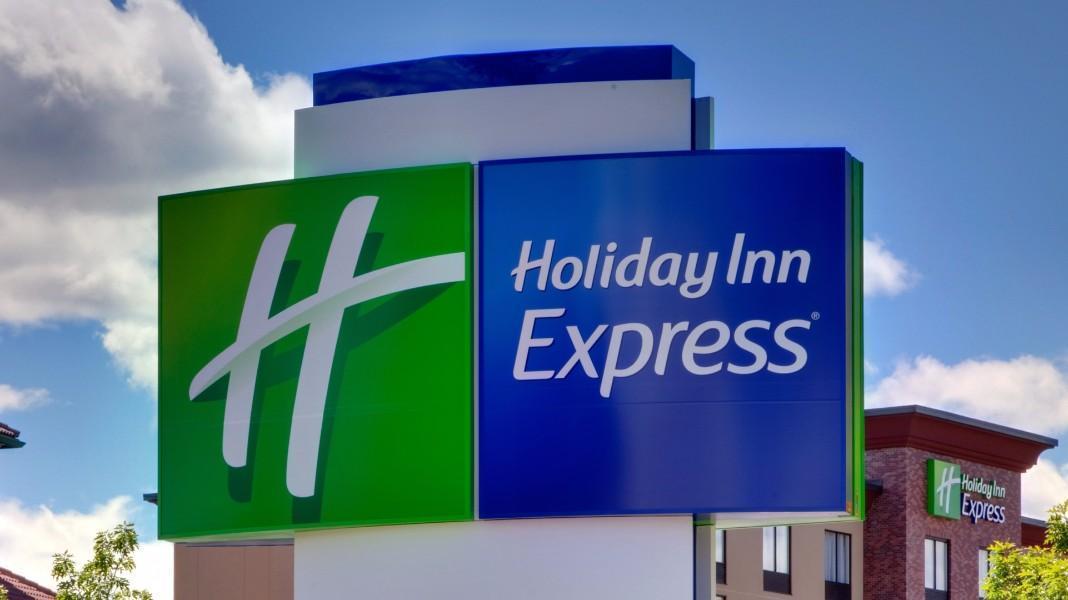 Holiday Inn Express & Suites - Houston East - Beltway 8 By Ihg Cloverleaf Exterior photo